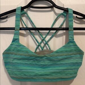 Lululemon Green Sports Bra with Moisture-Wicking Fabric